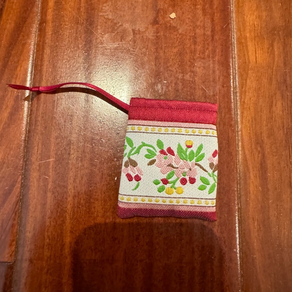 Rare/retired/vintage: Felicity’s Purse - Picture 2 of 2